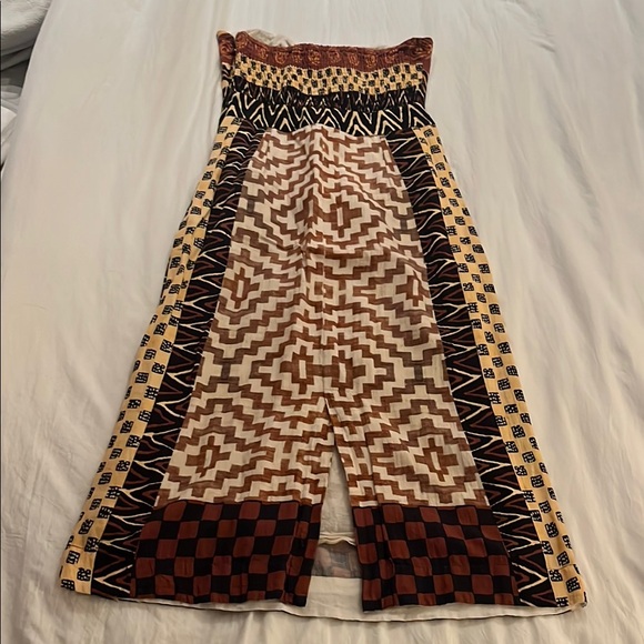 Geometric Strapless Midi Dress - Picture 6 of 6